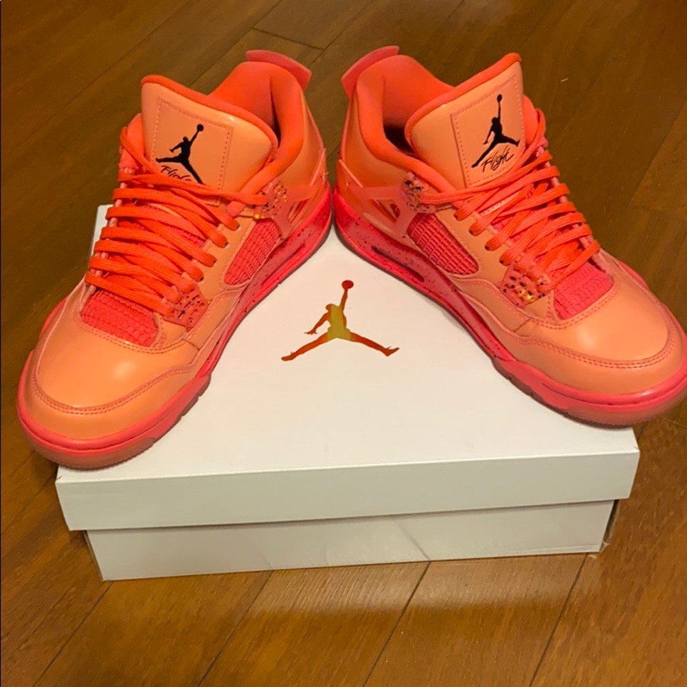Air Jordan retro 4s Hot Punch
